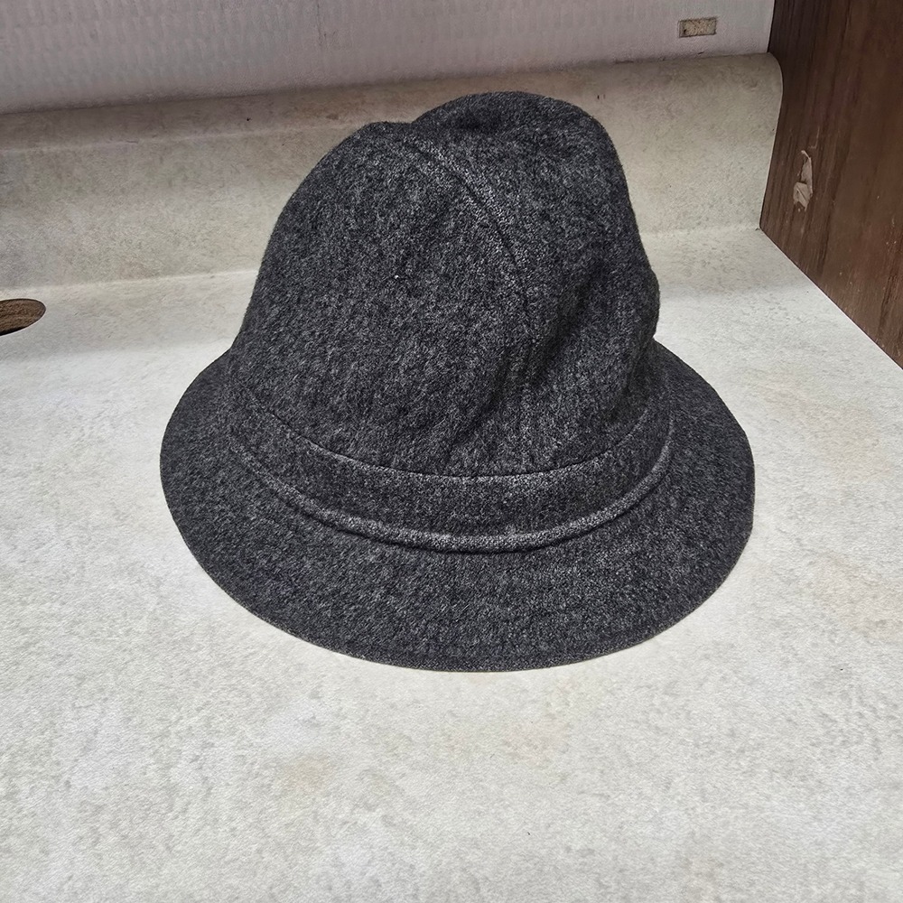 Vintage Burberrys 100% Wool Bucket Hat Charcoal Gray Quilted Lining Made in UK